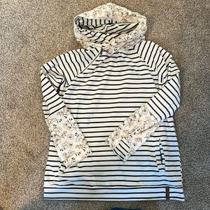 Ampersand Avenue Hoodie. Fits like a 1X
